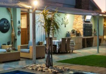 hobie beach guest house