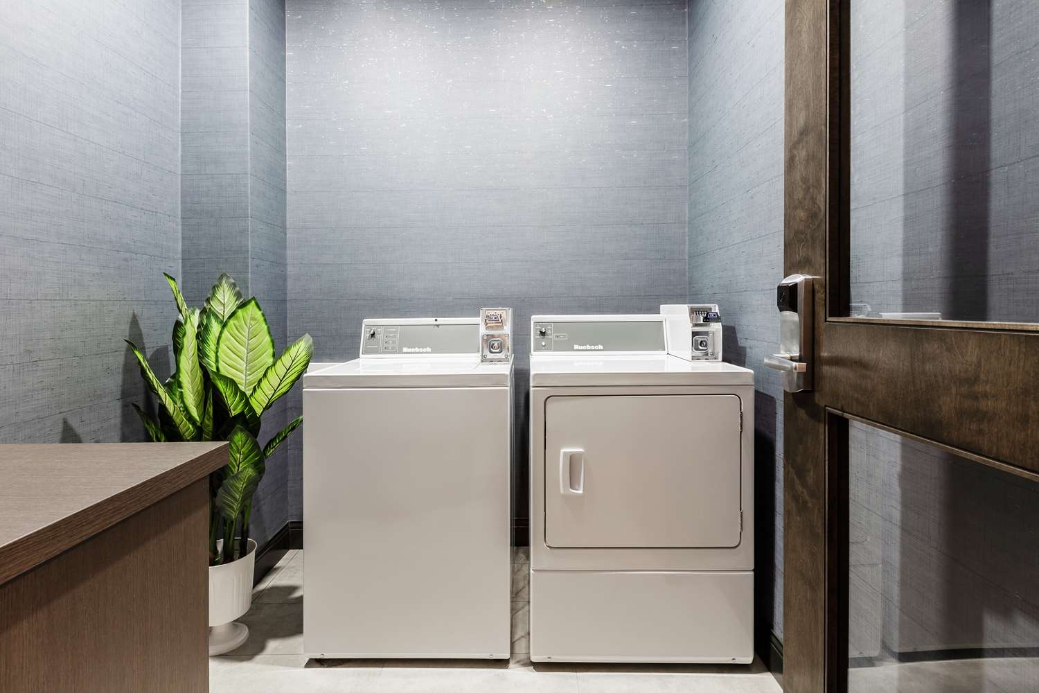 hampton inn and suites by hilton quebec city beauport