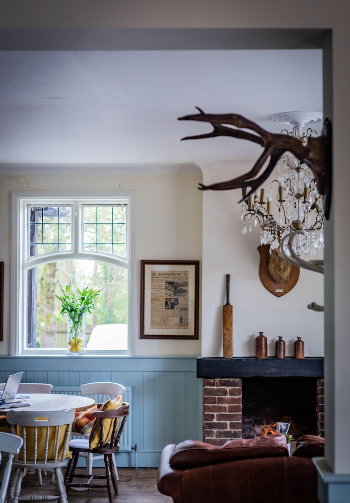 the cricketers inn
