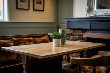 the cricketers inn