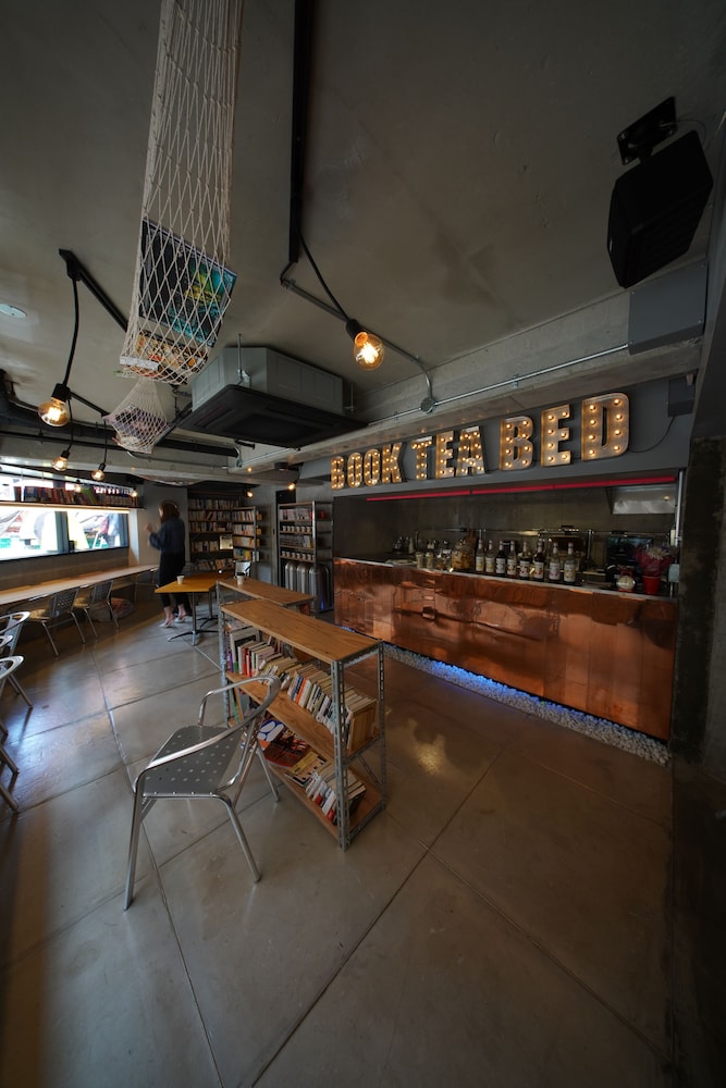 book tea bed shinjuku gyoen