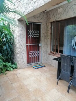 asante sana guesthouse