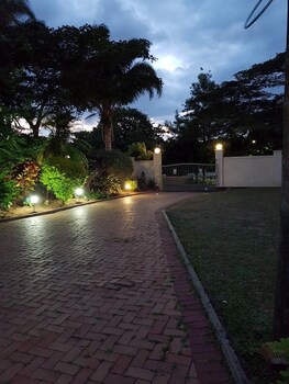 asante sana guesthouse