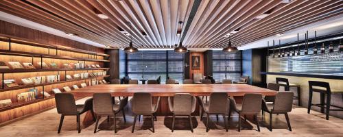 queena plaza hotel tainan