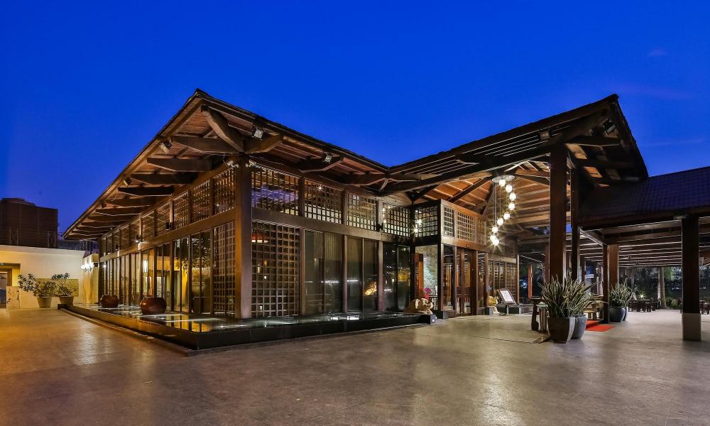 queena plaza hotel tainan