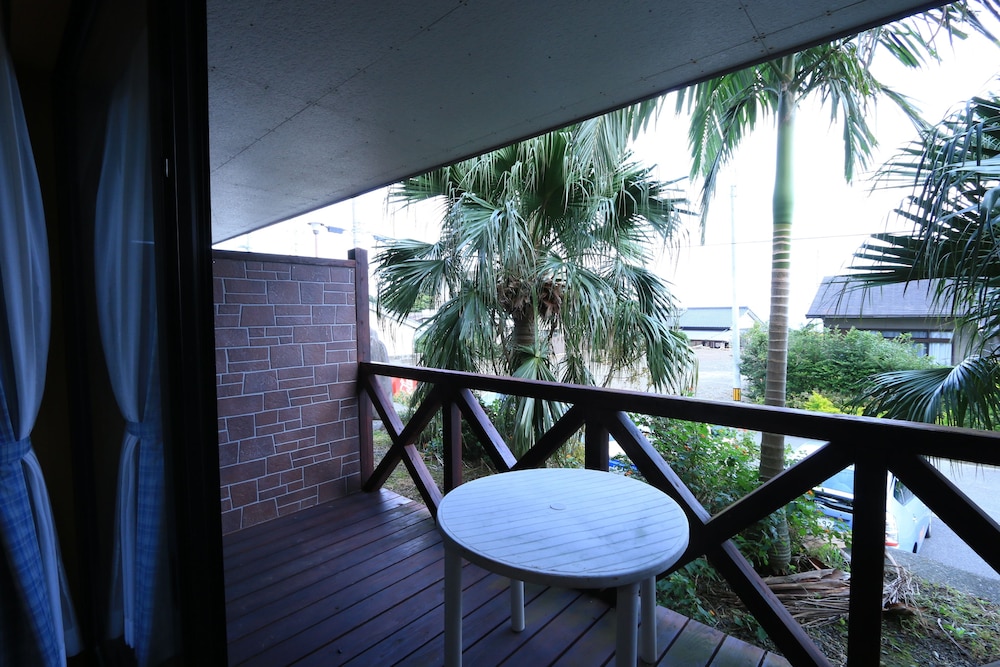 pension sea forest