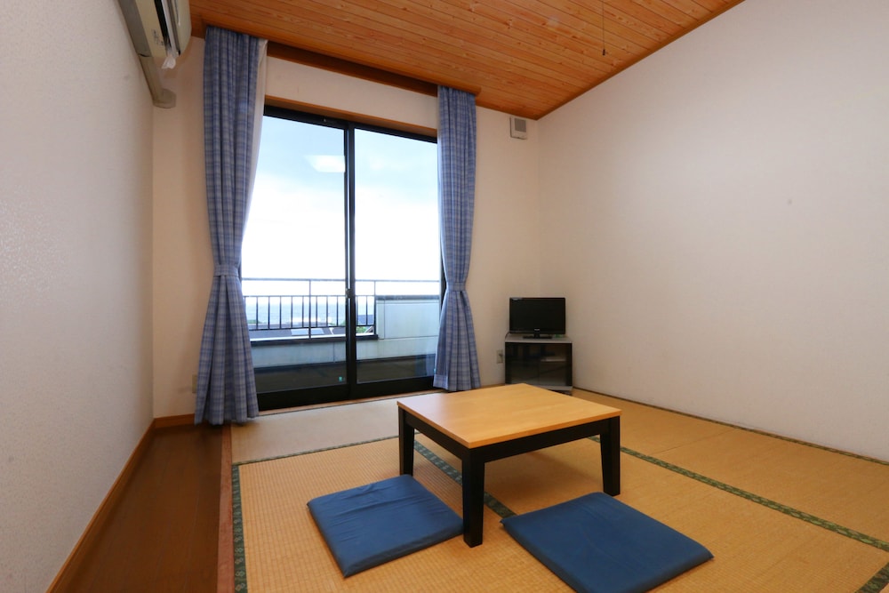 pension sea forest