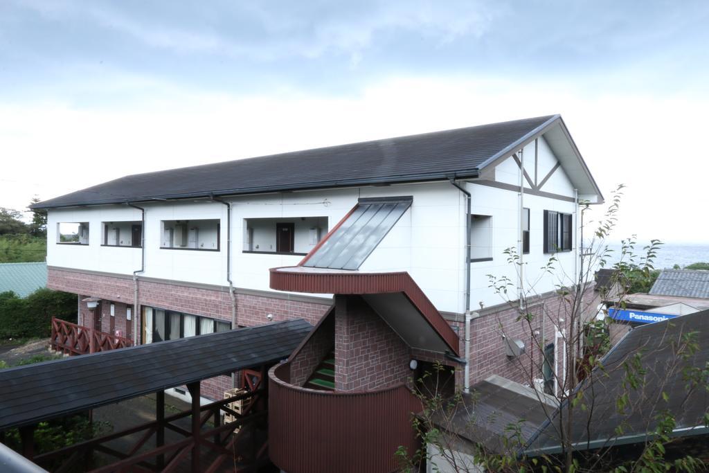 pension sea forest