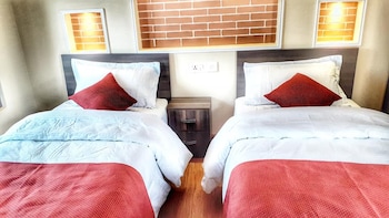 asian heritage inn and bistro