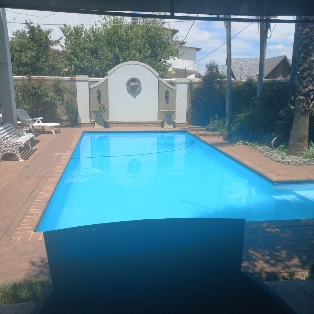 lizas cottage guesthouse