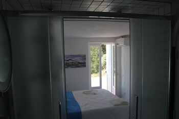 eremo di montevergine ischia apartments