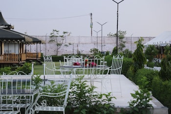 the glorious hills resort pushkar