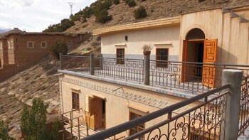 gite paradis dait bouguemez hostel