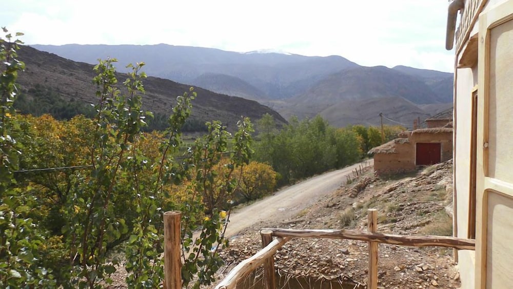 gite paradis dait bouguemez hostel