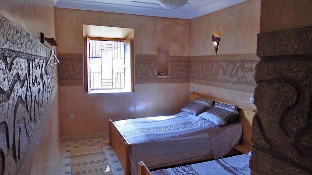 gite paradis dait bouguemez hostel