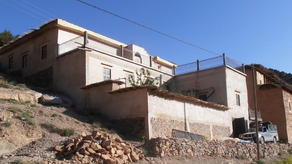 gite paradis dait bouguemez hostel