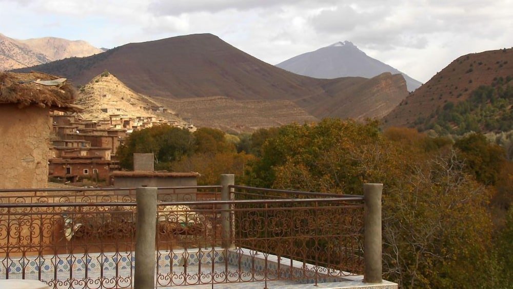 gite paradis dait bouguemez hostel