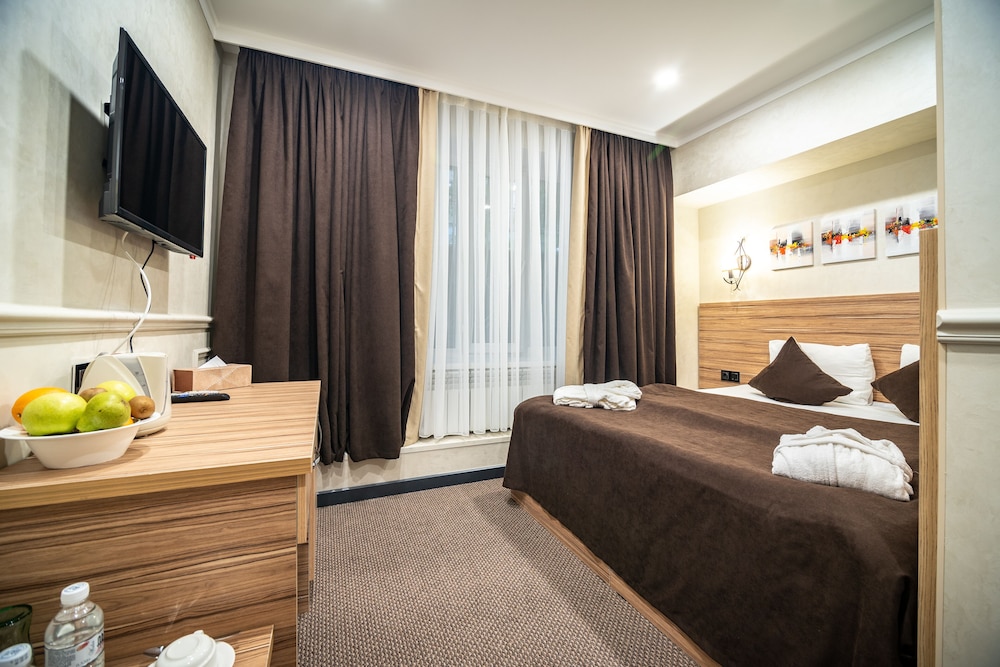 mildom city hotel