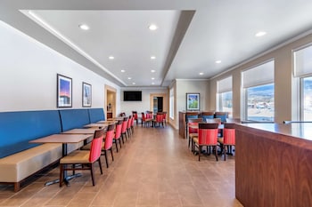 comfort inn and suites