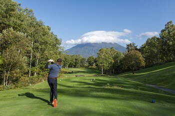 hinode hills niseko village