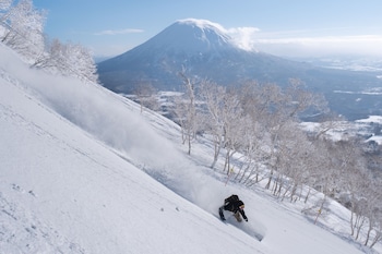 hinode hills niseko village