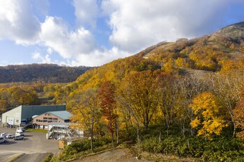 hinode hills niseko village