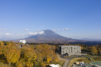 hinode hills niseko village
