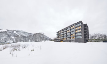 hinode hills niseko village