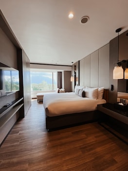 hinode hills niseko village