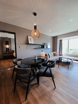 hinode hills niseko village