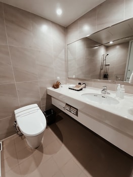 hinode hills niseko village