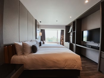 hinode hills niseko village