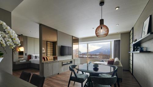 hinode hills niseko village