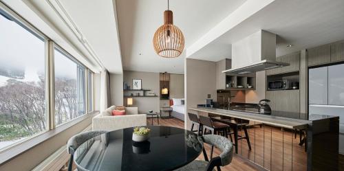 hinode hills niseko village