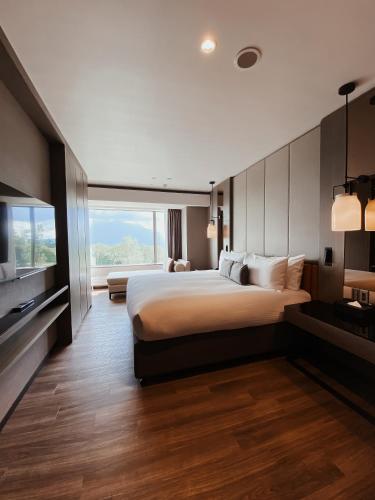 hinode hills niseko village