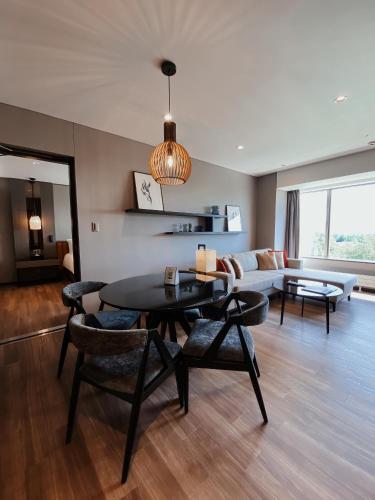 hinode hills niseko village