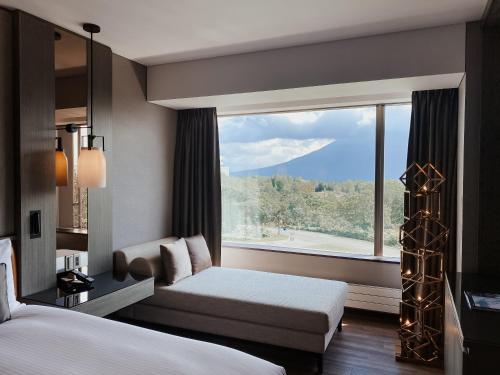 hinode hills niseko village