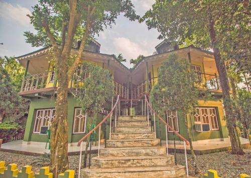 hotel o 46691 jaldapara rhino resort