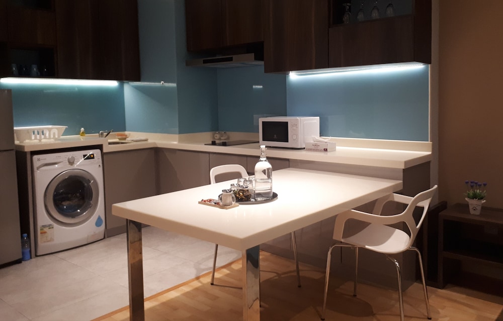 greystone haus at d majestic place