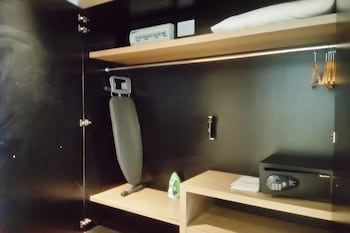 greystone haus at d majestic place