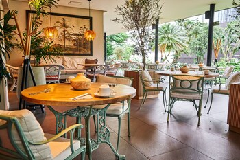 hotel poblado plaza