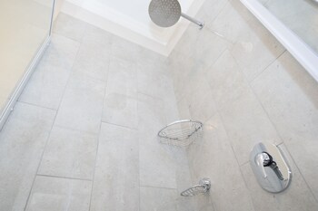 kyalami creek luxury apartments