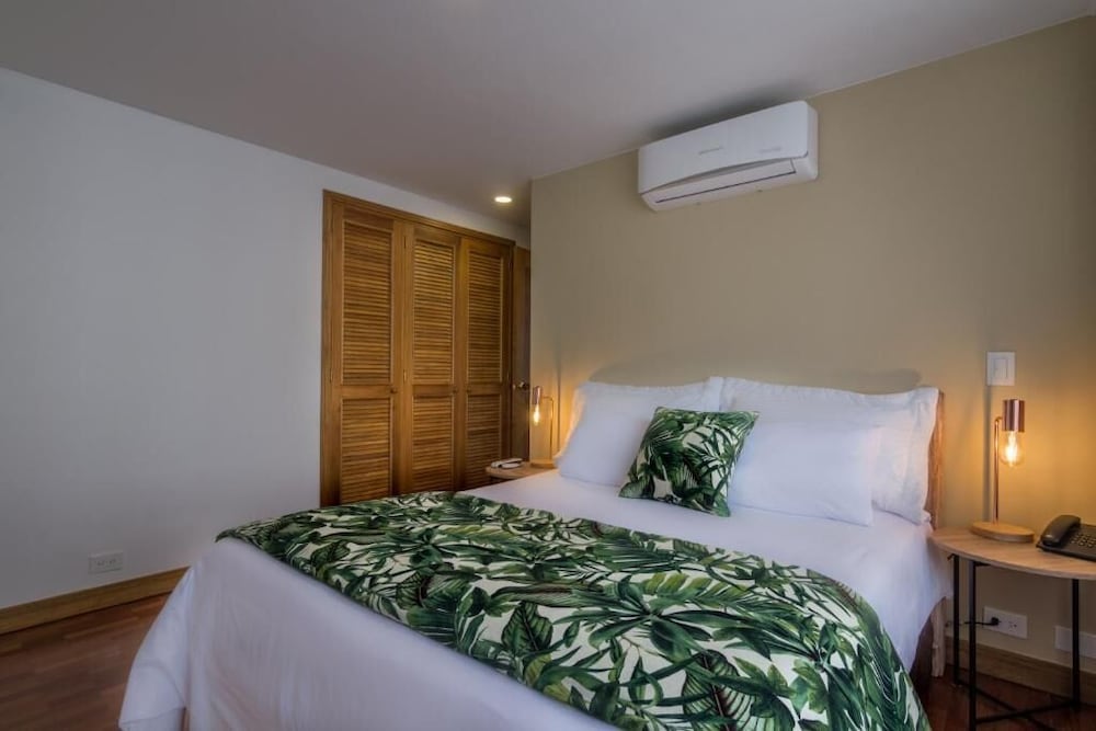 alcazar de oviedo by ee hoteles