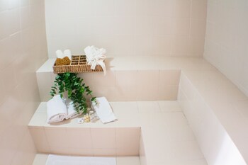 alcazar de oviedo by ee hoteles