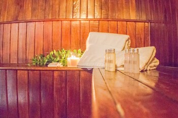 alcazar de oviedo by ee hoteles