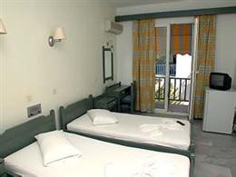 polos hotel