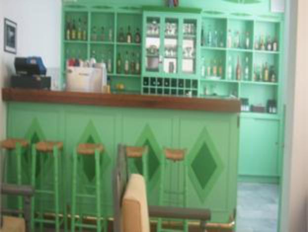 polos hotel
