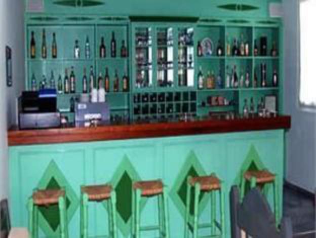 polos hotel