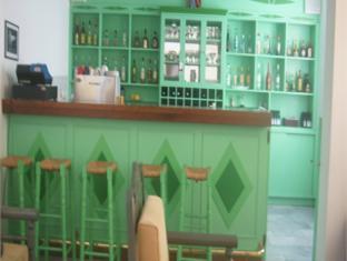 polos hotel