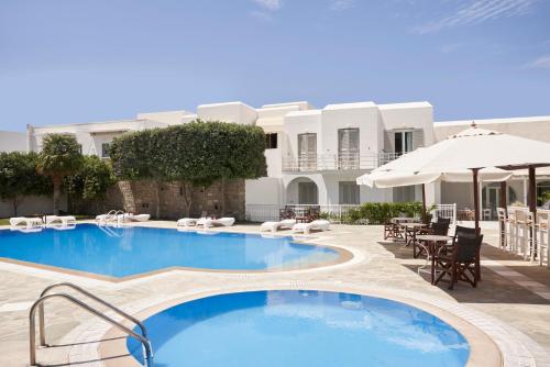 polos hotel
